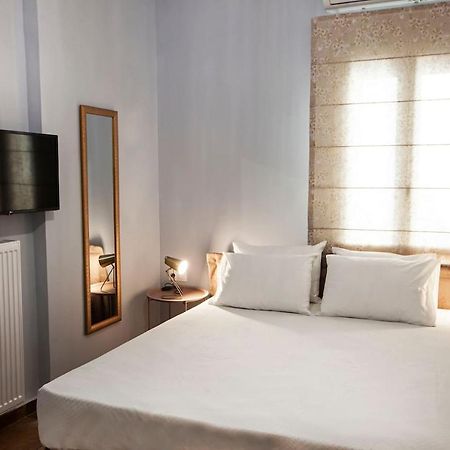 Pagrati Hilton Location Bentzi Family Suite 5 Atenas Exterior foto