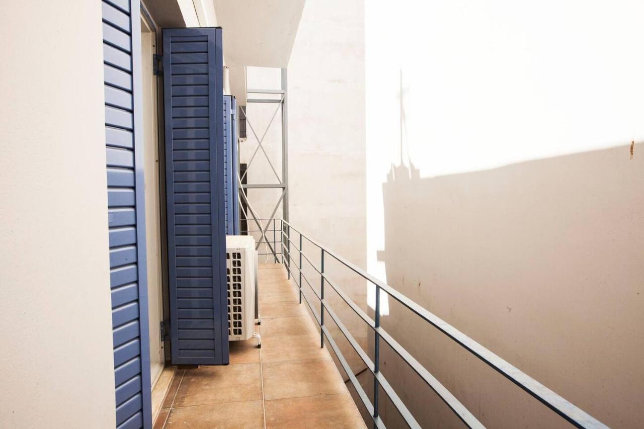 Pagrati Hilton Location Bentzi Family Suite 5 Atenas Exterior foto