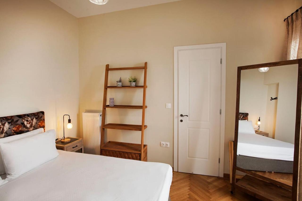 Pagrati Hilton Location Bentzi Family Suite 5 Atenas Exterior foto