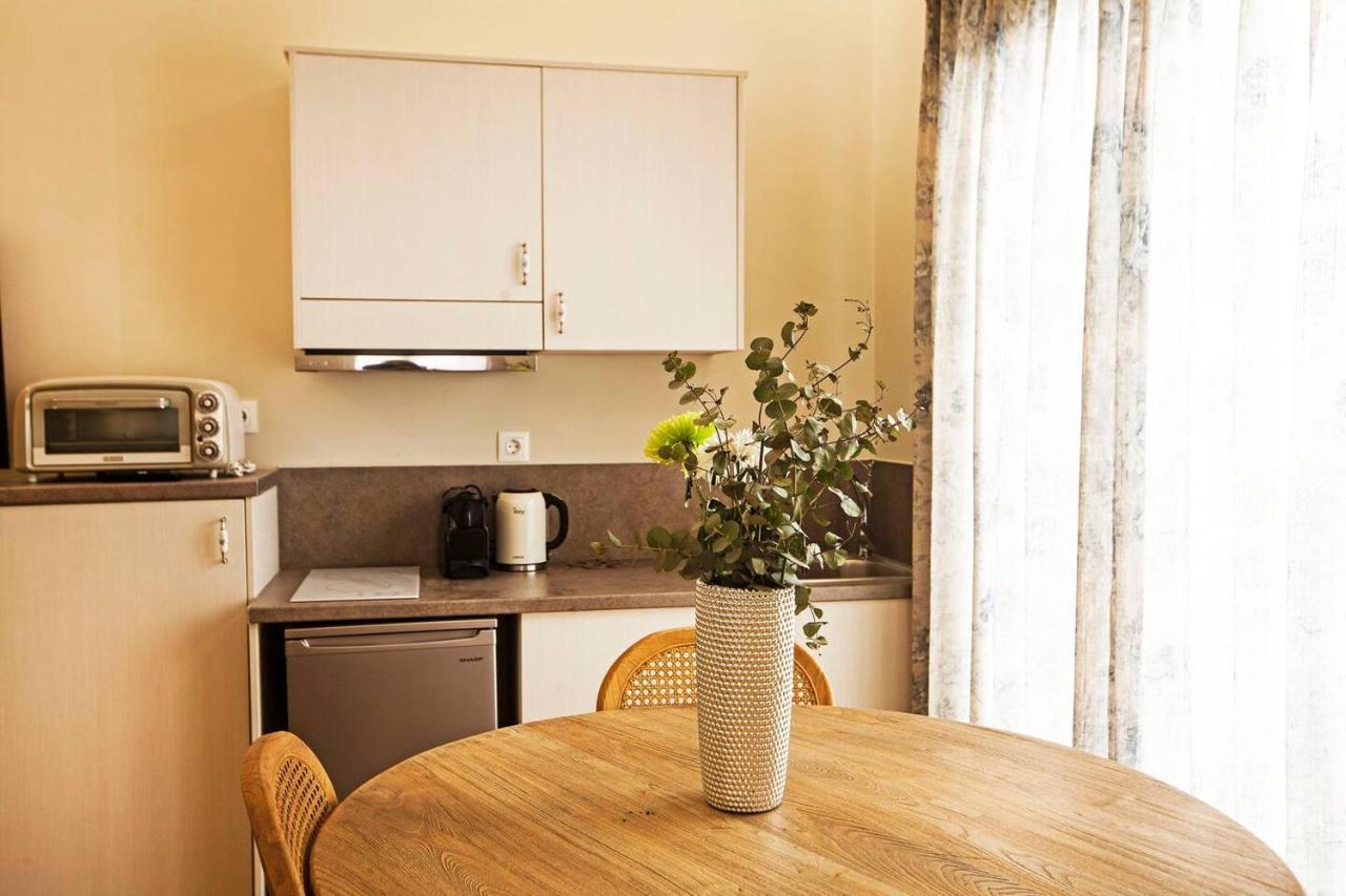 Pagrati Hilton Location Bentzi Family Suite 5 Atenas Exterior foto